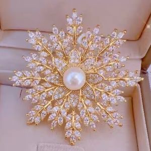 Snowflake Gold Plated Copper Brooch Snowflake Zircon Stone Brooch Pin